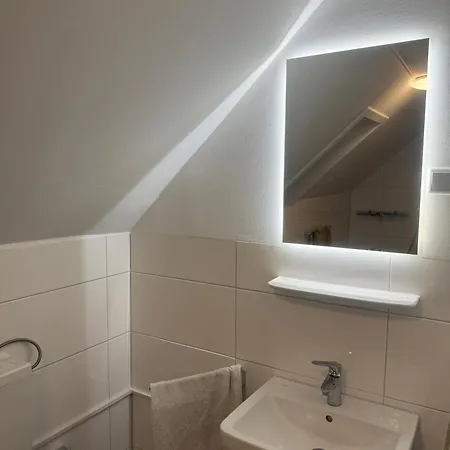 Moderne Im Dg Mit Wlan Und Kueche - Noah Apartament